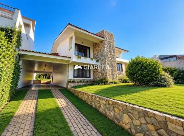 Casa · 270m² · 1 Quarto · 4 Vagas · Sobrado semi mobiliado para locação no JARDIM LA SALLE, TOLEDO - PR