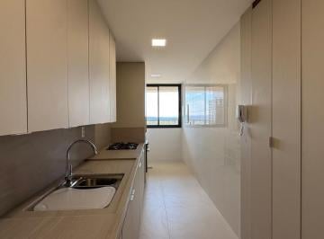 COZINHA LINEAR E AREJADA. · APARTAMENTO GRANDE DE 3 QUARTOS, 1ª LOCAÇÃO