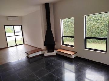 Casa · 260m² · 3 Quartos · 2 Vagas · SOBRADO COM 3 DORMITÓRIOS NA PARTE ALTA DO JARDIM DAS COLINAS