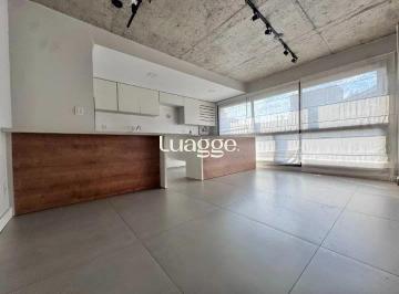 Apartamento · 43m² · 1 Quarto · 1 Vaga · Apartamento Semimobiliado de 43m² 1 dormitório com vaga no Menino Deus