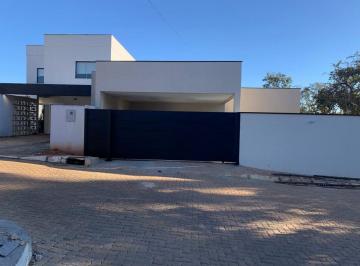 Casa de 2 quartos, Jardim Botânico · Casa térrea 2 Dormitórios 143m de área construída Casa recém construída Condomínio Del Ouro Jardim B