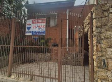 Casa · 199m² · 2 Quartos · 2 Vagas · Linda Casa – Grande Oportunidade!