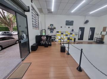 Comercial · 128m² · Imóvel comercial cercado por edifícios residenciais na Vila Romana