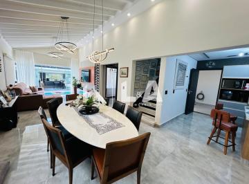 Casa · 207m² · 4 Vagas · Casa mobiliada de 3 suítes em condomínio com piscina e segurança 24h em Votorantim