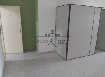 Comercial · 73m² · Sala Condomínio - Comercial - No bairro Centro - Edifício Ruy Dória - 73,91m².