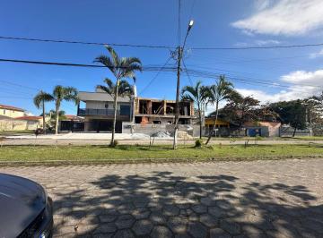 Casa · 167m² · 3 Quartos · 1 Vaga · Sobrado Alto Padrão com piscina aquecida à venda em Shangri-lá
