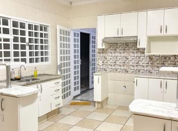 Casa · 120m² · 3 Quartos · 2 Vagas · Casa em Jardim Cavallari, Marília/SP de 120m² 3 quartos para locação R$ 2.500,00/mes
