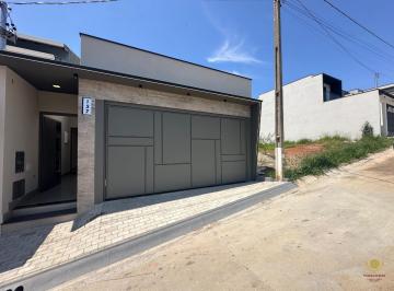 Foto 01 · Casa térrea nova com 3 dormitórios, suíte com closet e área gourmet no Villa Verde, Bragança Paulist