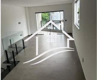Casa · 290m² · 3 Quartos · 2 Vagas · Casa residencial à venda no bairro Aparecida, em Santos, com 3 suítes e piscina