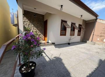 Casa · 250m² · 3 Quartos · 4 Vagas · VBIAA 43 Casa CA28383