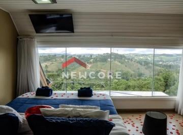 Casa · 1352m² · 5 Quartos · 5 Vagas · Casa em Rua José Carlos de Siqueira e Silva - Vila Natal - Campos do Jordão/SP