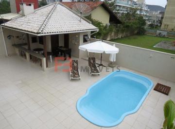 Casa de 4 quartos, Bombinhas · Casa 4 suítes piscina Canto Grande mar de fora