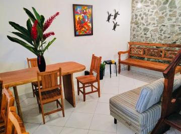 Casa de 2 quartos, São Sebastião · Sobrado à Venda em Boiçucanga | Natureza, Deck com Churrasqueira e Próximo à Pra
