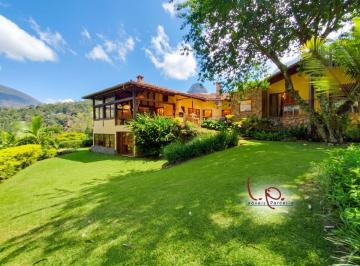 Casa de 4 quartos, Petrópolis · Casa em Araras, 4 Suítes, Vista Incrível para as Montanhas, em Especial para Maria Comprida