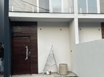 Casa · 126m² · 3 Quartos · 2 Vagas · Casa de Condomínio para venda em Jardim Mirna de 126.00m² com 3 Quartos, 1 Suite e 2 Garagens