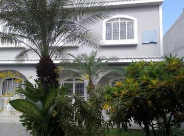 Casa de 3 quartos, Nova Iguaçu · As casas são belíssimas, com jardim, quintal, varanda extendida, rua tranquila e calma