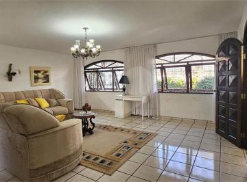 Casa de 5 quartos, Curitiba · Imóvel Versátil para Uso Comercial ou Residencial – Ampla Área e 7 Vagas