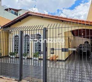 Casa · 225m² · 3 Quartos · 4 Vagas · Casa à venda no Campestre em Santo André