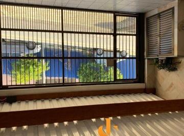 Casa · 150m² · 3 Quartos · 2 Vagas · Sobrado na Rua 24 de Outubro, no coração do Ipiranga. Espaço de sobra para cada um ter o seu canto,