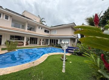 Casa · 700m² · 5 Quartos · 6 Vagas · Residencial Aldeia do Vale - Sobrado clássico mobiliado 5 suítes para Aluguel/Locação no Condomínio 