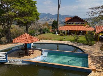 Rural de 7 quartos, Piranguçu · Sítio com 6.500m², duas casas, área gourmet, piscina e lago.