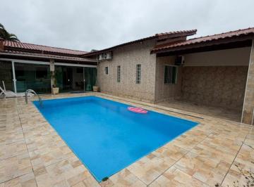 Casa de 3 quartos, Itanhaém · Casa à Venda no Santa Júlia em Itanhaém – 3 Dormitórios, 2 Suítes e 3 Vagas, a 800 Metros do Mar