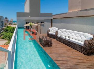 Apartamento de 3 quartos, Bombinhas · Cobertura duplex com piscina no Mariscal