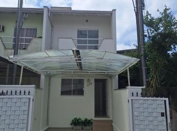 Casa de 2 quartos, Balneário Camboriú · CASA SOBRADO GEMINADO