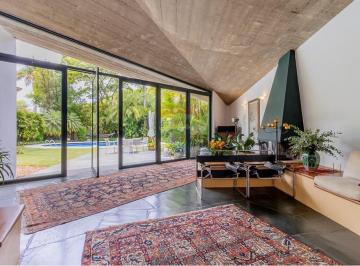 Casa · 422m² · 4 Quartos · 7 Vagas · Vende Casa Assinada por Eduardo Longo, Rua Leonor Quadros 524, 4 suítes, lazer, 422m², terreno 1550m