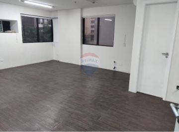 Comercial · 33m² · 1 Vaga · Sala comercial em Higienópolis 33 ², com lavabo e vaga