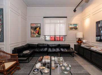 Apartamento de 2 quartos, São Paulo · Garden com design assinado: 132 m², pé-direito de quase 4 m e jardim privativo
