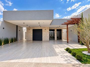 Casa de 3 quartos, Taguatinga · CASA TÉRREA TAGUATINGA 3 QUARTOS PERMUTA ARMÁRIOS OFURÔ ÁREA GOURMET PISCINA ENERGIA SOLAR AUTOMAÇÃO
