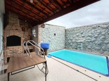 Casa de 2 quartos, Suzano · Sobrado à venda no Jardim Monte Cristo, Suzano/SP; 2 quartos, 2 vagas cobertas; piscina.