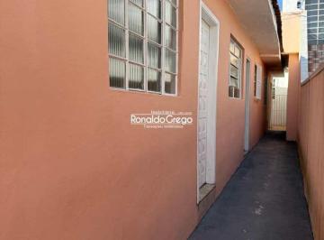 Casa · 250m² · 5 Quartos · 2 Vagas · 2 Casas separadas 1 edicula,3 vagas Aguia haia Documentos ok