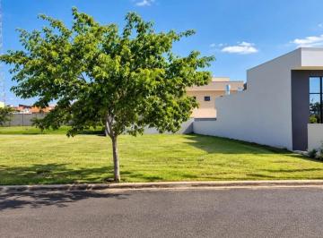 Terreno · 250m² · Terreno à venda com 250 m² no Condomínio Village Damha em Marília
