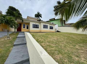 Casa · 147m² · 4 Quartos · 2 Vagas · Casa com 4 quartos, sendo 1 suíte, por R$800.000 - Cond. Beverly Hills-Maricá/RJ