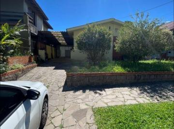 Casa · 210m² · 3 Quartos · 3 Vagas · Casa 3 dormitórios para locação no bairro Cristal, zona sul de Porto Alegre, RS.