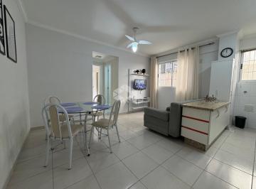 Apartamento · 86m² · 2 Quartos · 1 Vaga · Apto de 02 dorm, 01 vaga, com piscina, na Meia Praia e poucos metros da Av. Nereu Ramos e o mar