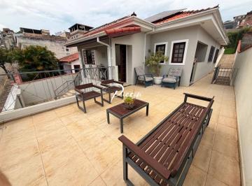 06b49ac77becba09ae78371b18ecd11c63ed9c7f · Casa em São Lourenço