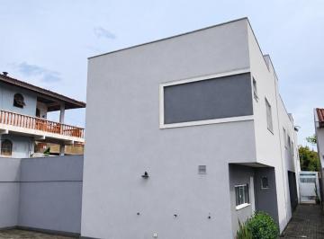 Casa de 3 quartos, Curitiba · Sobrado em Santa Felicidade | 3 Quartos, Suíte e Churrasqueira | Direto com Prop