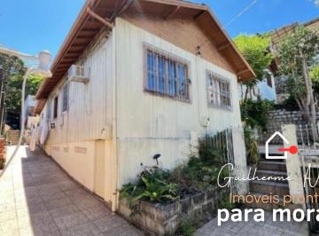 Casa de 3 quartos, Florianópolis · Excelente oportunidade no centro de Florianópolis, terreno com 648m², com 2 casas, ESCRITURA PÚBLICA