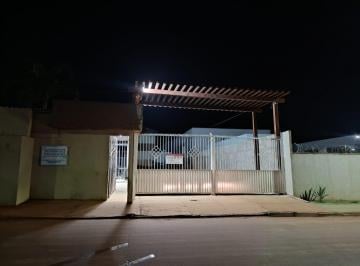 Faixada e entrada do condóminio. · Apartamento Superior