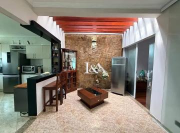 Casa · 223m² · 4 Quartos · 3 Vagas · Casa residencial à venda no Jardim São Carlos, Sorocaba – 4 quartos e 3 vagas