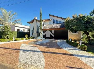 Casa · 305m² · 3 Quartos · 5 Vagas · Casa á Venda no Condomínio Terras de Mont Serrat em Salto/SP.