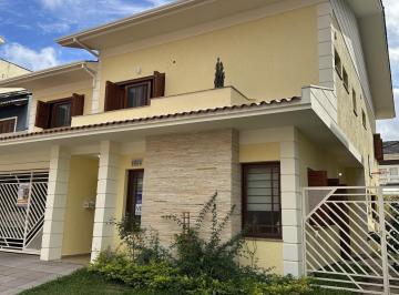 Apartamento · 301m² · 5 Quartos · 4 Vagas · Casa em 2 terrenos no Parque Iguaçu