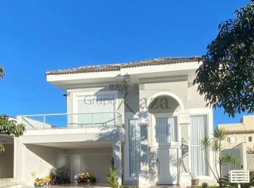Casa · 300m² · 3 Quartos · 4 Vagas · Casa em Condomínio - Caçapava- Condomínio Terras do Vale - 3 Dormitórios- 237m².