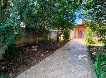 Casa · 300m² · 2 Quartos · 4 Vagas · Casa de lote inteiro com 2 dormitórios para venda - Jd. Motorama - São José dos Campos/SP