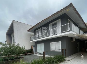 Casa · 252m² · 5 Quartos · 2 Vagas · Já imaginou abrir a janela, sentir a brisa do mar e adormecer todas as noites ao som das ondas?