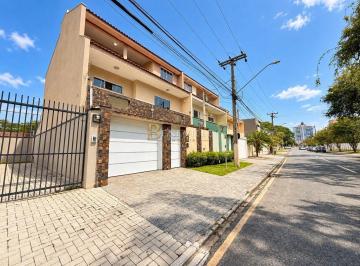 Casa · 192m² · 4 Quartos · 2 Vagas · Triplex no Centro de Sao José dos Pinhais– 4 quartos e espaço para o 5º quarto
