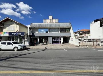 Comercial · 50m² · Sala comercial para locação no Centro de Gaspar.
